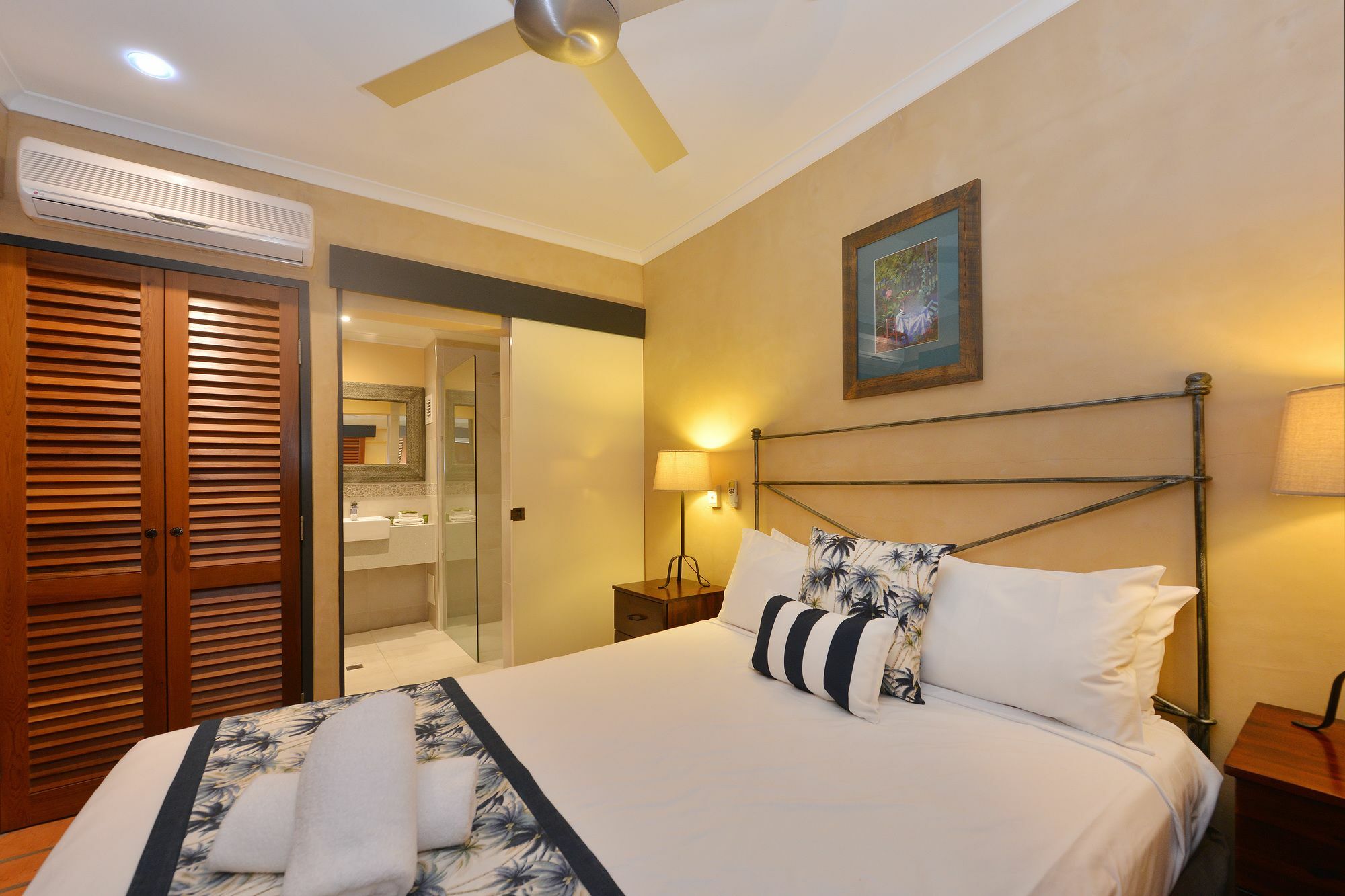 Seascape Apartments At Villa San Michele พอร์ตดักกลาส ภายนอก รูปภาพ